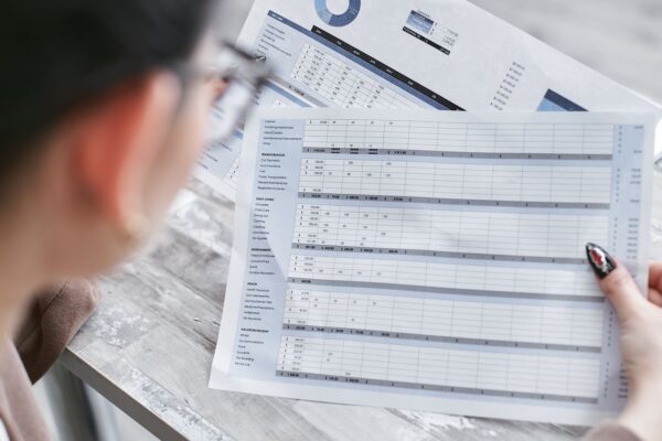 Predikcia NBS na rok 2025 a skutočnosť: rozdiel po zložkách